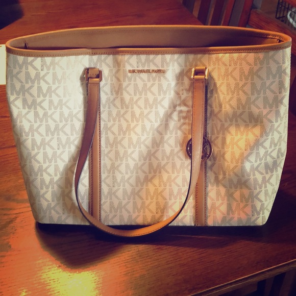 Michael Kors Handbags - Michael Kors- large tote Michael Kors Handbags - Michael Kors- large tote